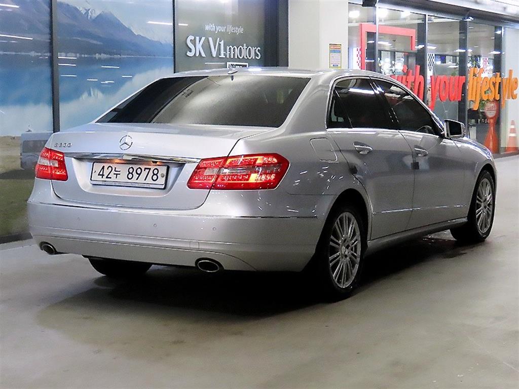 Mercedes Benz E class - Vista 4