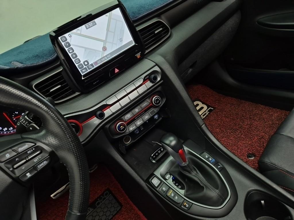 HYUNDAI Veloster - Vista 10