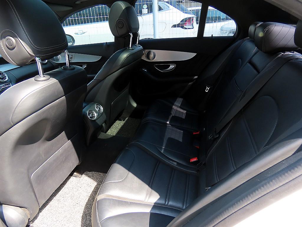 Mercedes Benz C Class - Vista 6