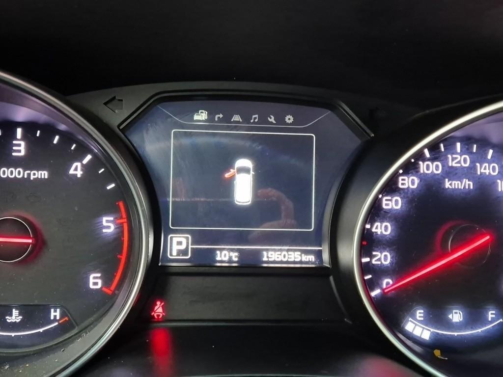 KIA Carnival - Vista 6