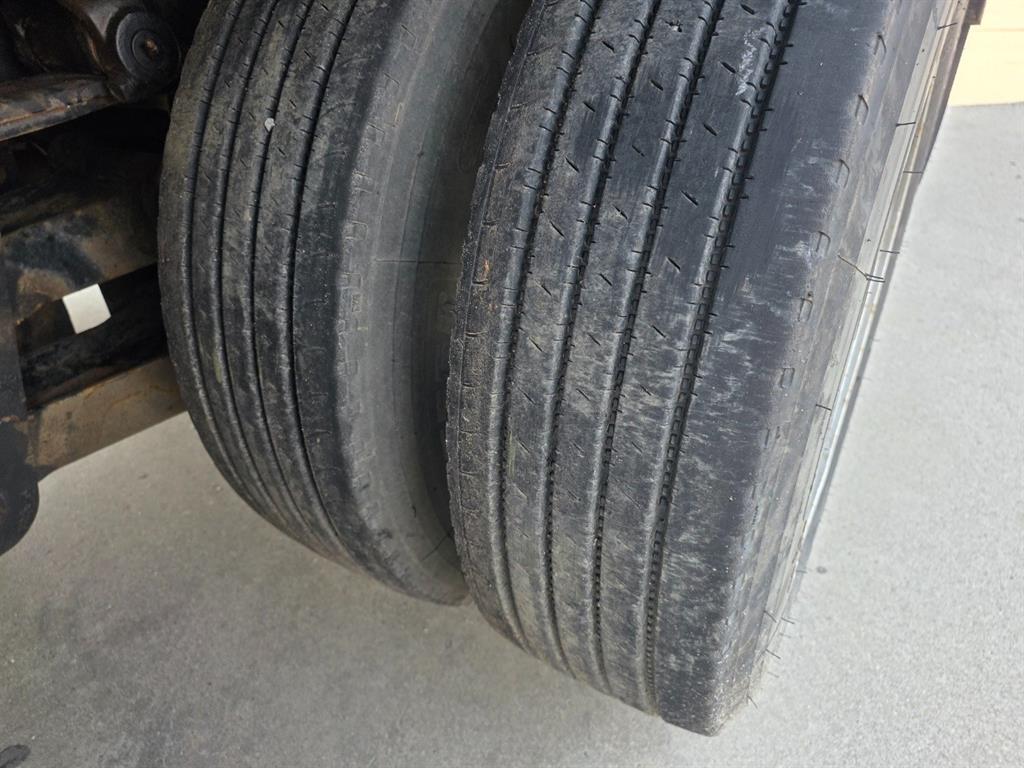 medium and large cargo truck - Vista 11