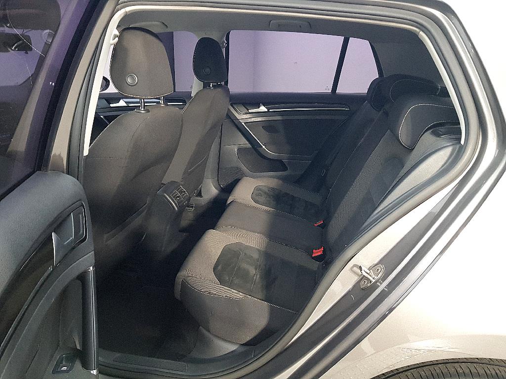 Volkswagen Golf - Vista 9
