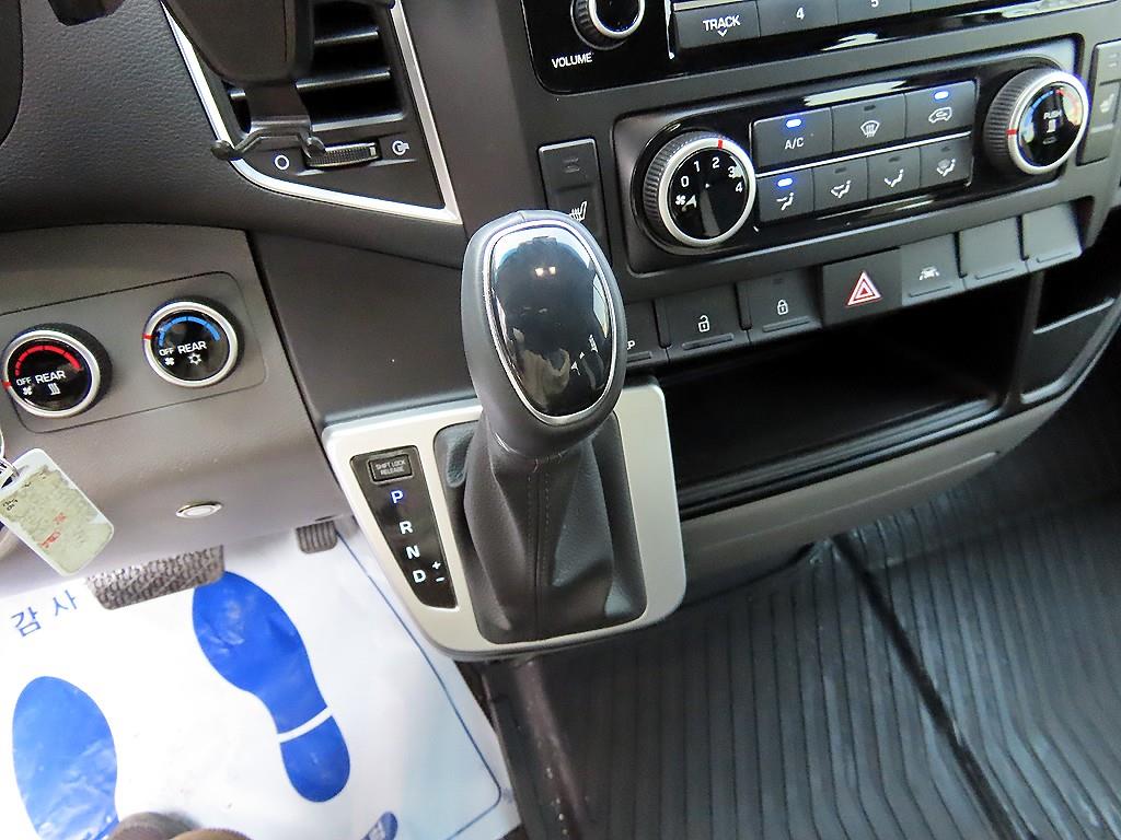 HYUNDAI Solati - Vista 11