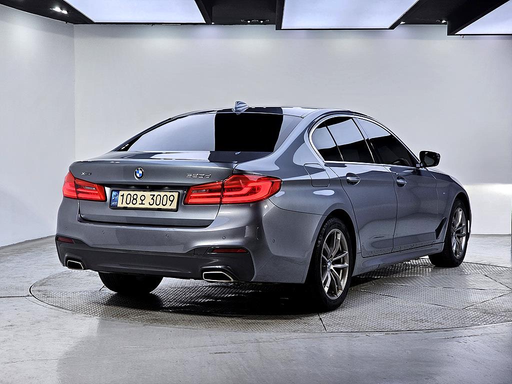 BMW 5 Series - Vista 4