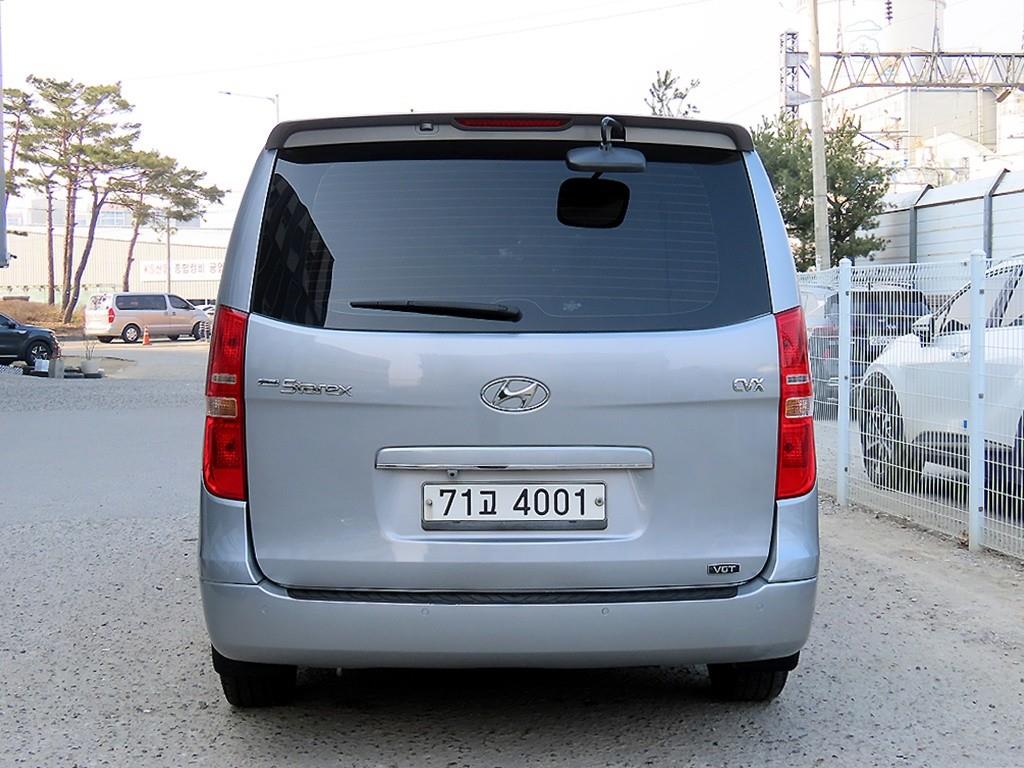 HYUNDAI Starex - Vista 4
