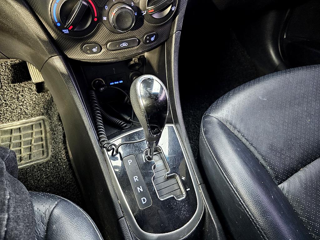 HYUNDAI Accent 2012 Blanco - Importación desde Corea - HF Imports Iquique - Foto 17