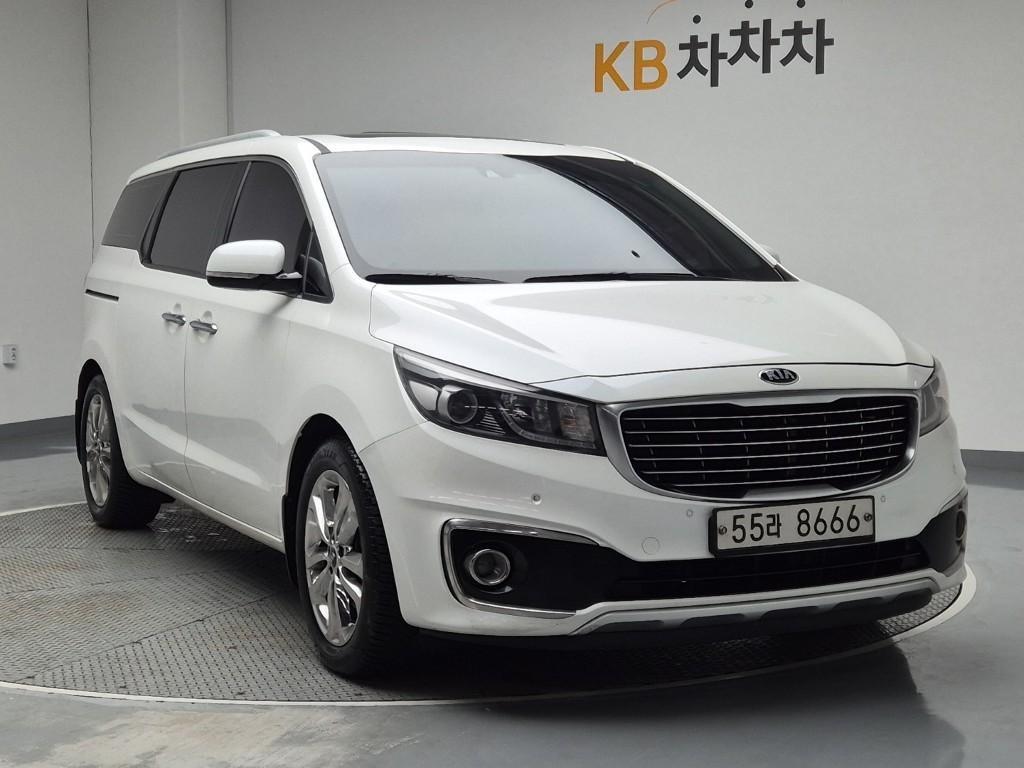 KIA Carnival - Vista 4