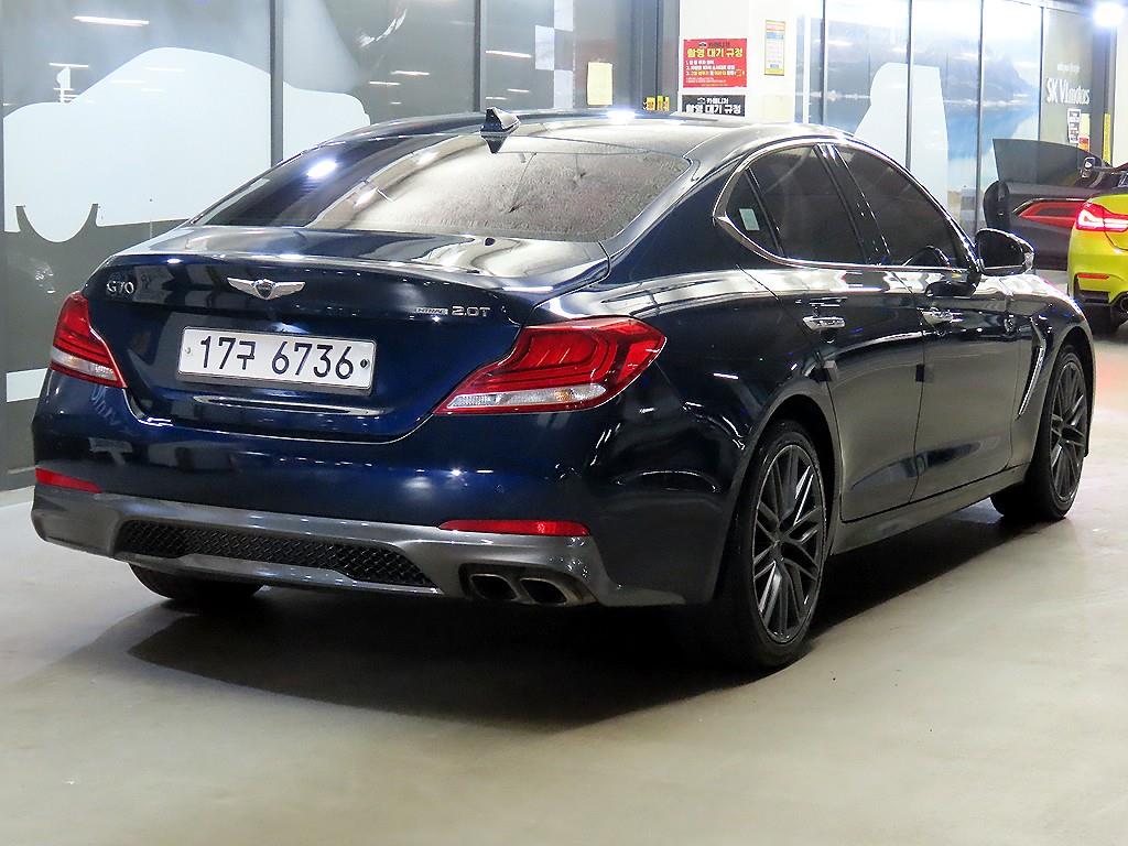 Genesis G70 - Vista 4