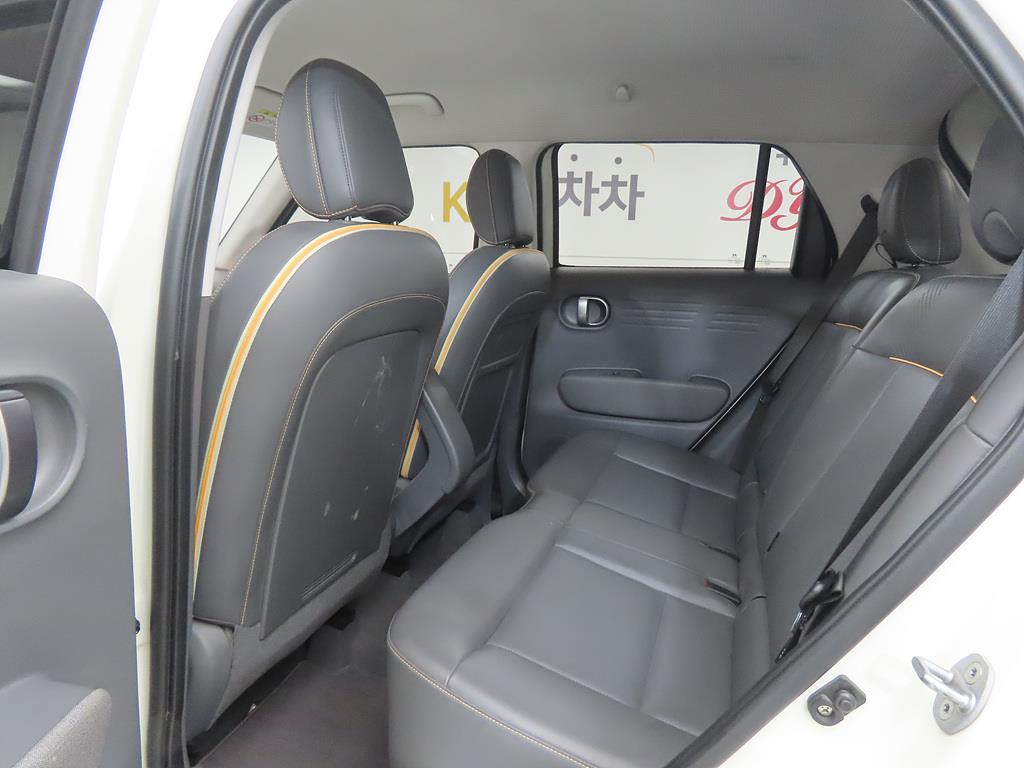 HYUNDAI Casper - Vista 5