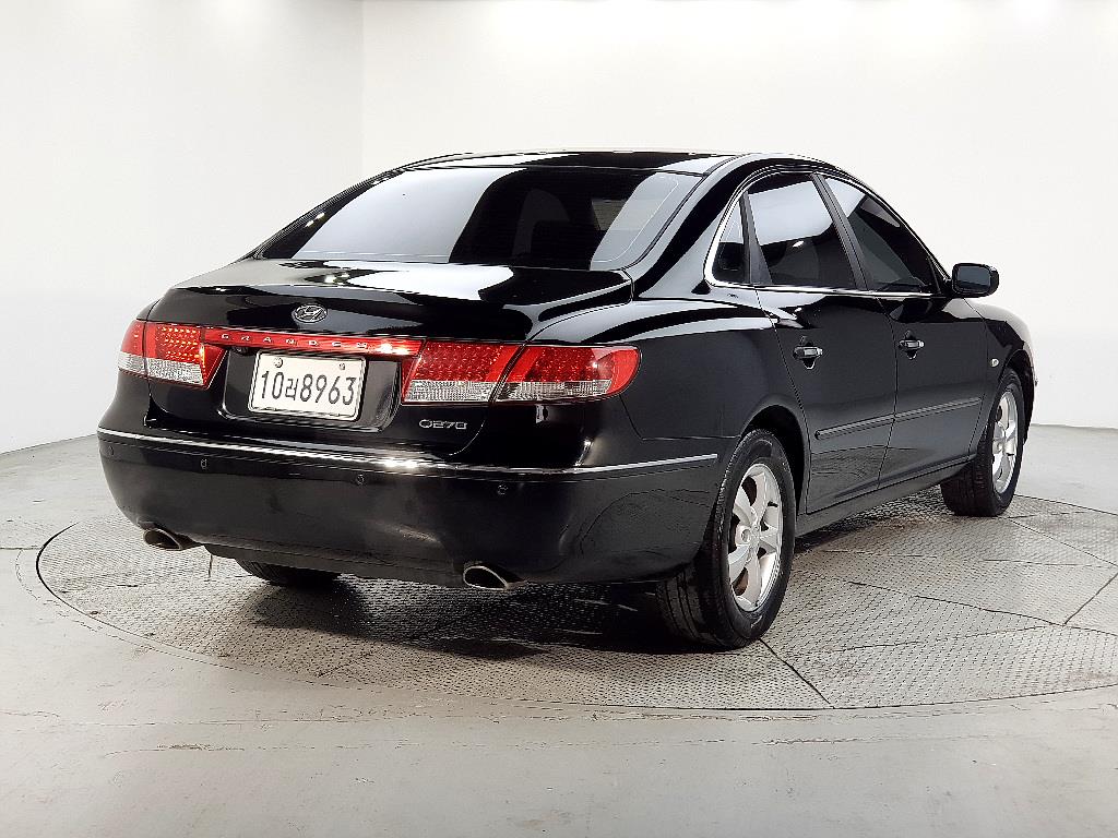 HYUNDAI Grandeur - Vista 4