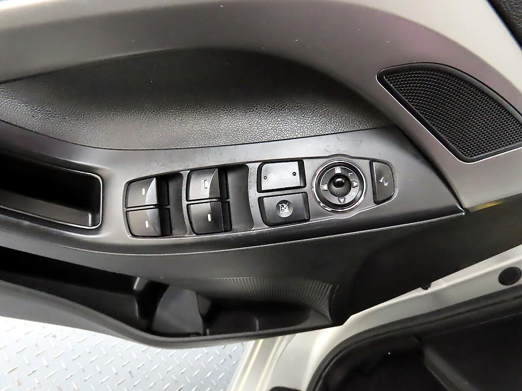 HYUNDAI Avante - Vista 11