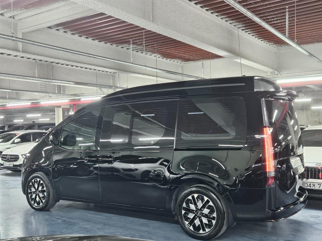 HYUNDAI Staria - Vista 6