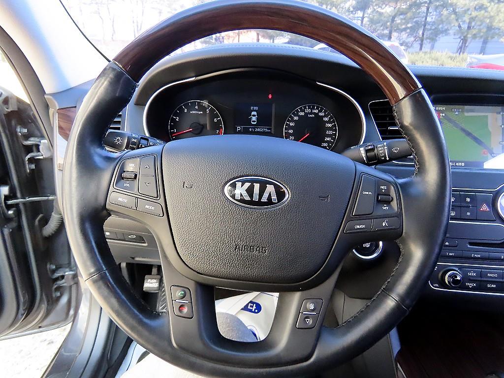 KIA K7 - Vista 8