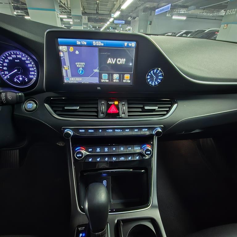 HYUNDAI Grandeur - Vista 11