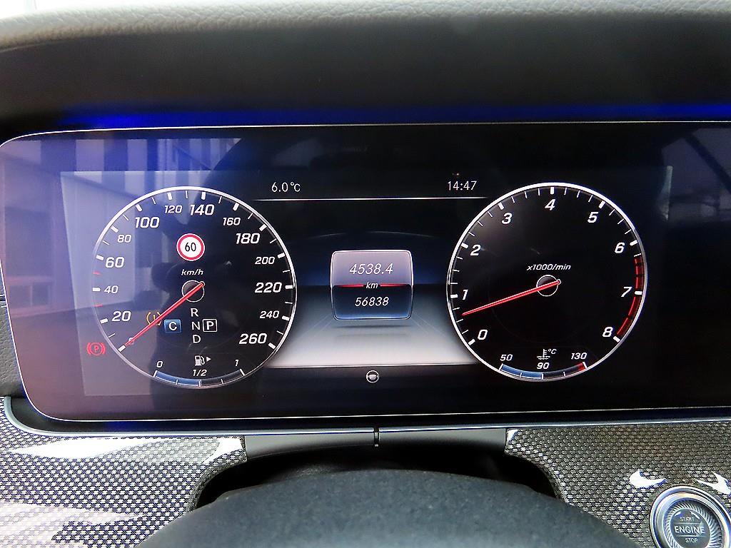 Mercedes Benz E class - Vista 9