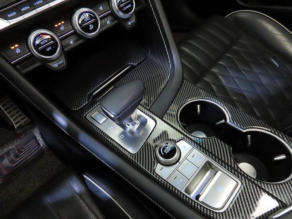 Genesis G70 - Vista 12