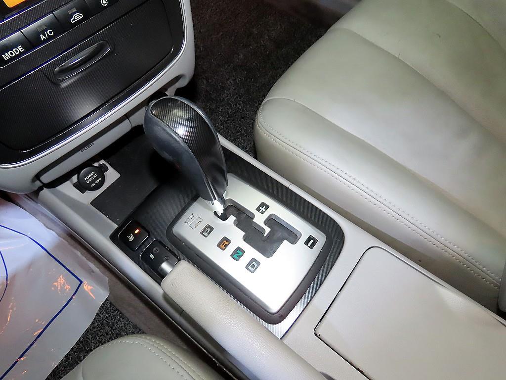 HYUNDAI Sonata - Vista 12