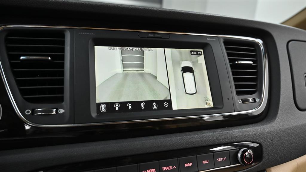 KIA Carnival - Vista 10