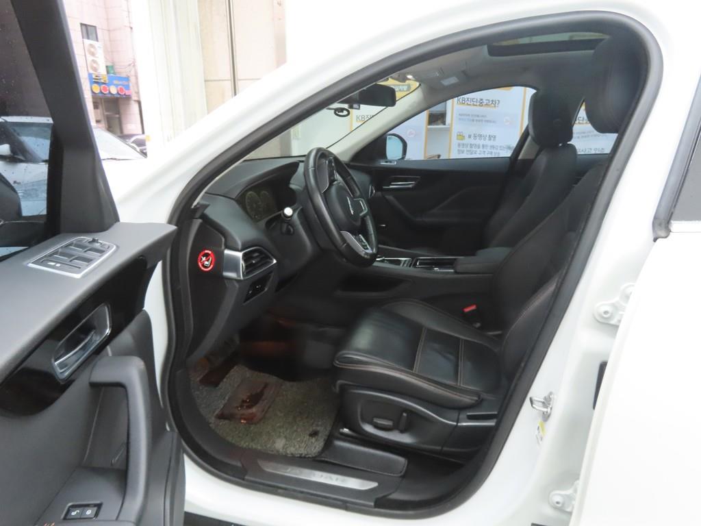 Jaguar F-PACE - Vista 5