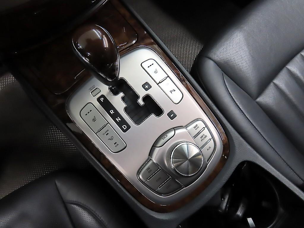 HYUNDAI Genesis - Vista 10