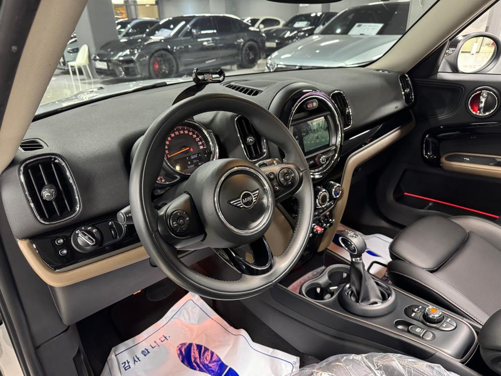 Mini Countryman - Vista 5