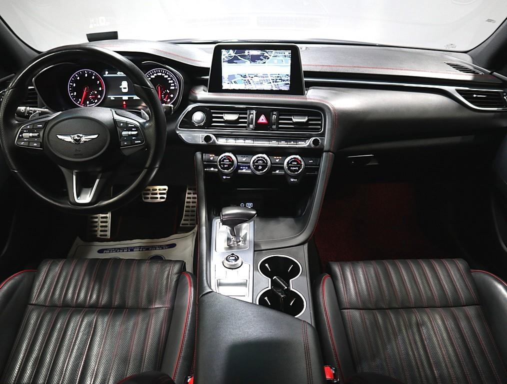 Genesis G70 - Vista 5