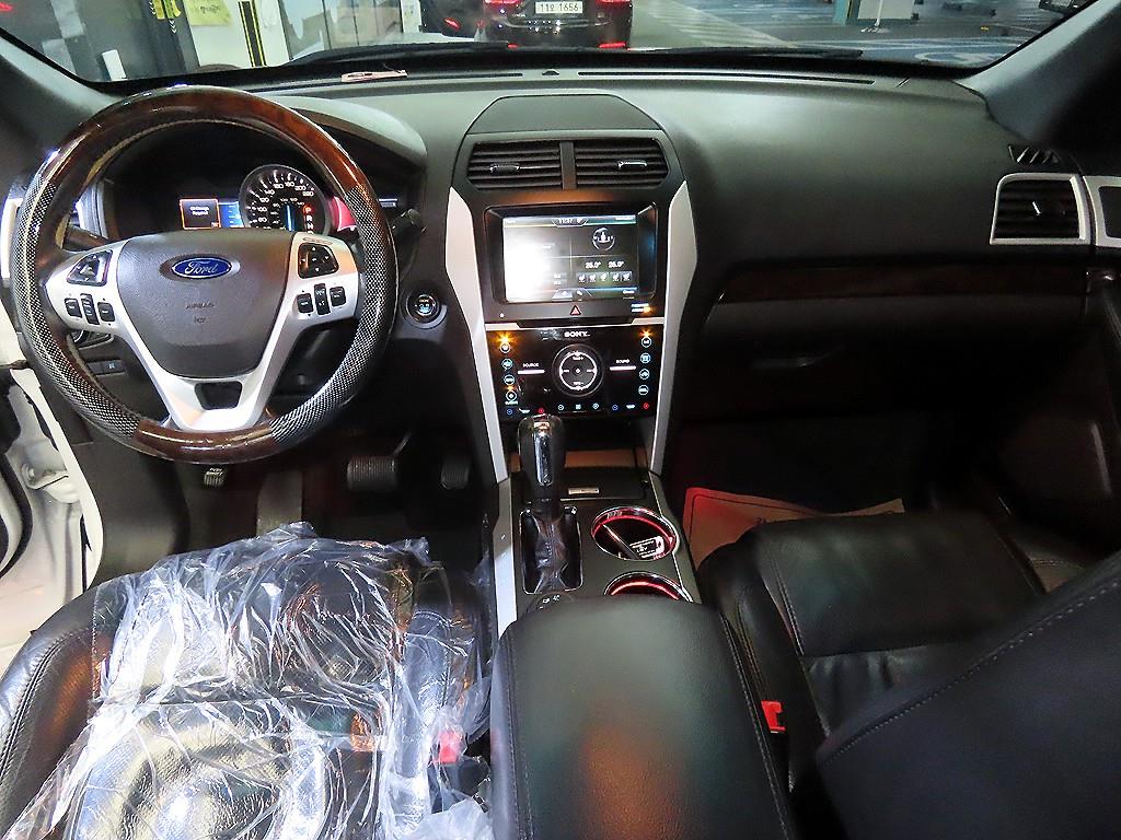 Ford Explorer - Vista 10