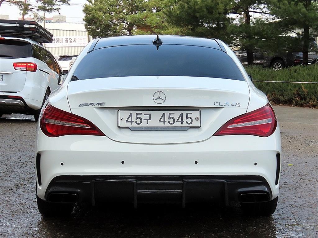 Mercedes Benz CLA Class - Vista 4