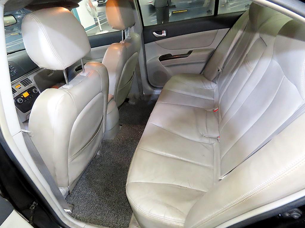 HYUNDAI Sonata - Vista 7