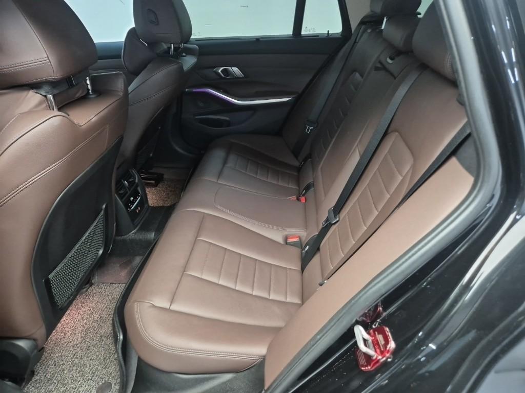 BMW 3 series 2022 Negro - Importación desde Corea - HF Imports Iquique - Foto 16