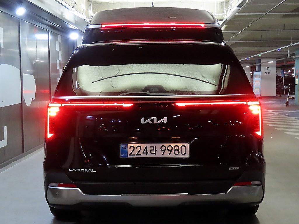 KIA Carnival - Vista 5