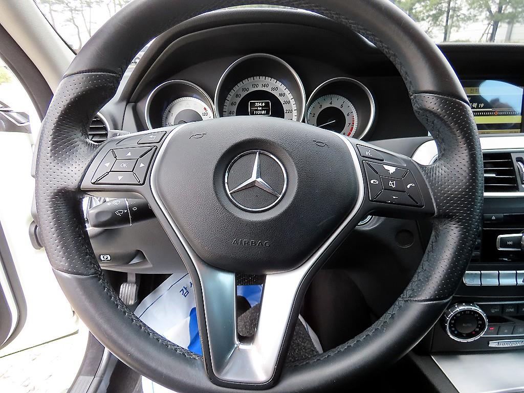 Mercedes Benz C Class - Vista 8