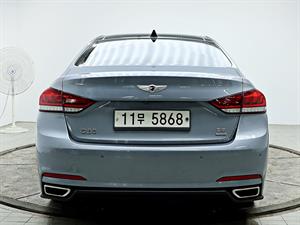 HYUNDAI Genesis - Vista 6