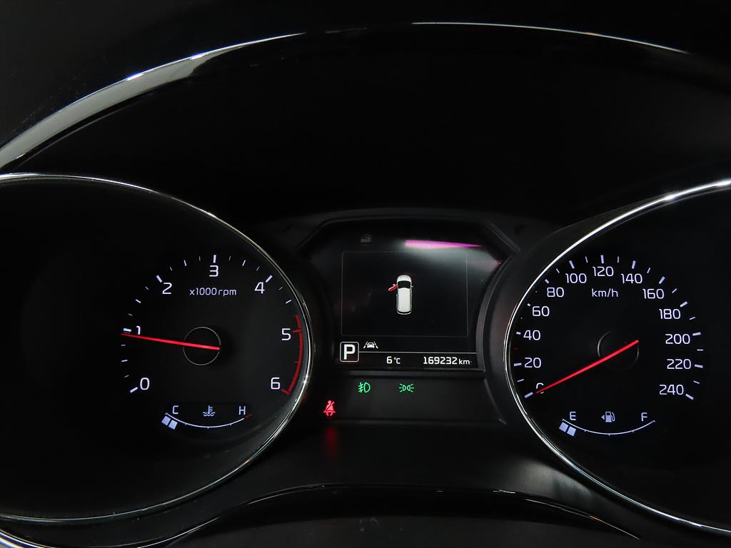 KIA Carnival - Vista 9