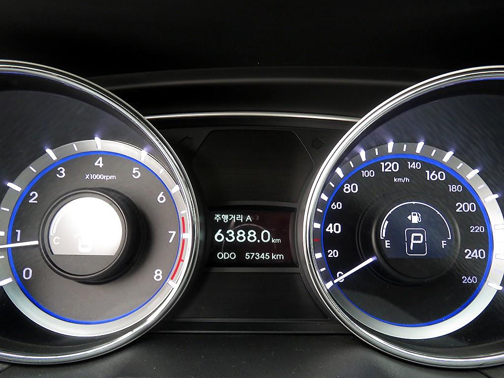 HYUNDAI Sonata - Vista 10