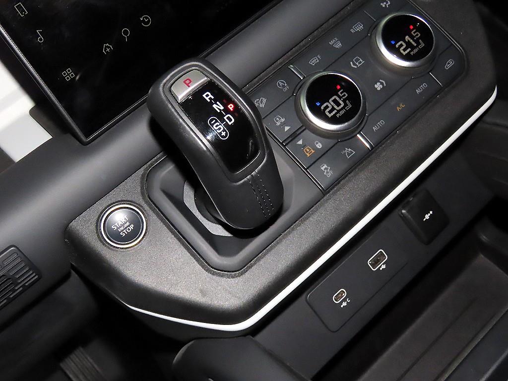 Land Rover Defender - Vista 12