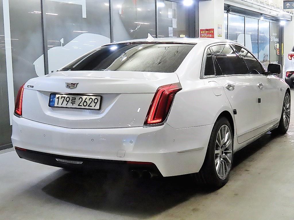 Cadillac CT6 - Vista 4