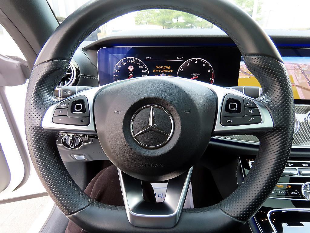 Mercedes Benz E class - Vista 8