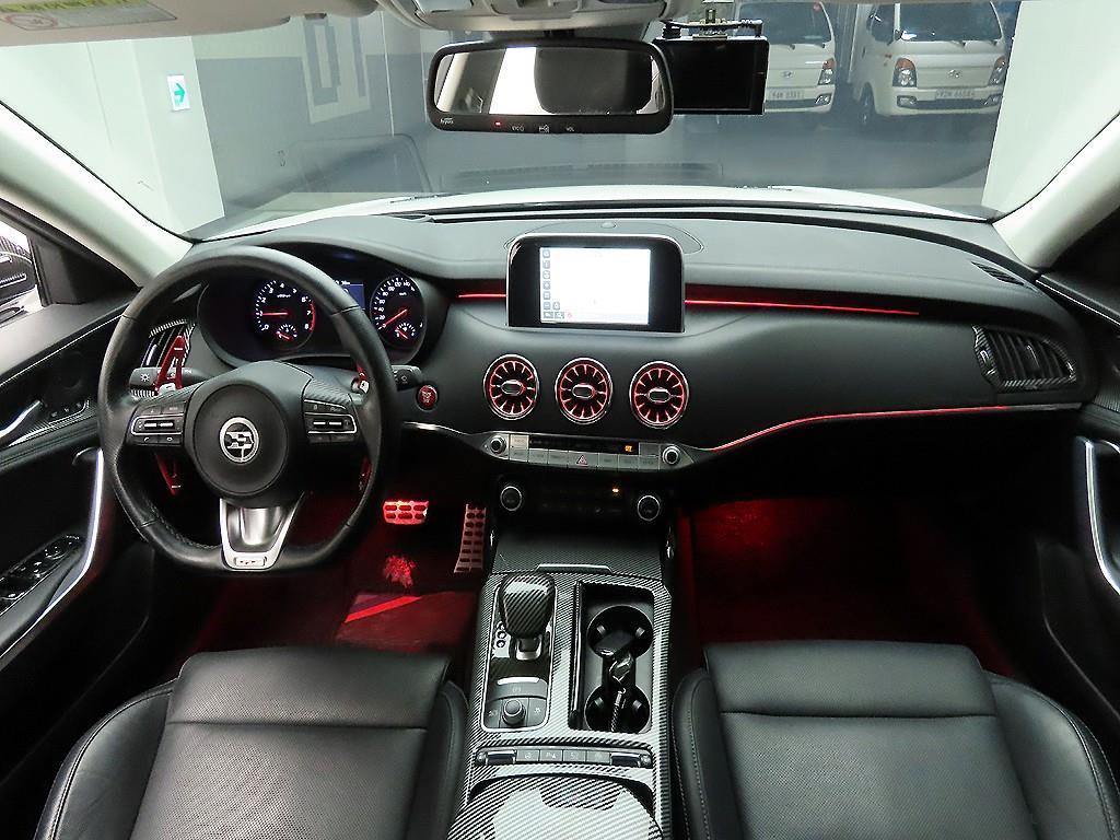 KIA Stinger - Vista 8