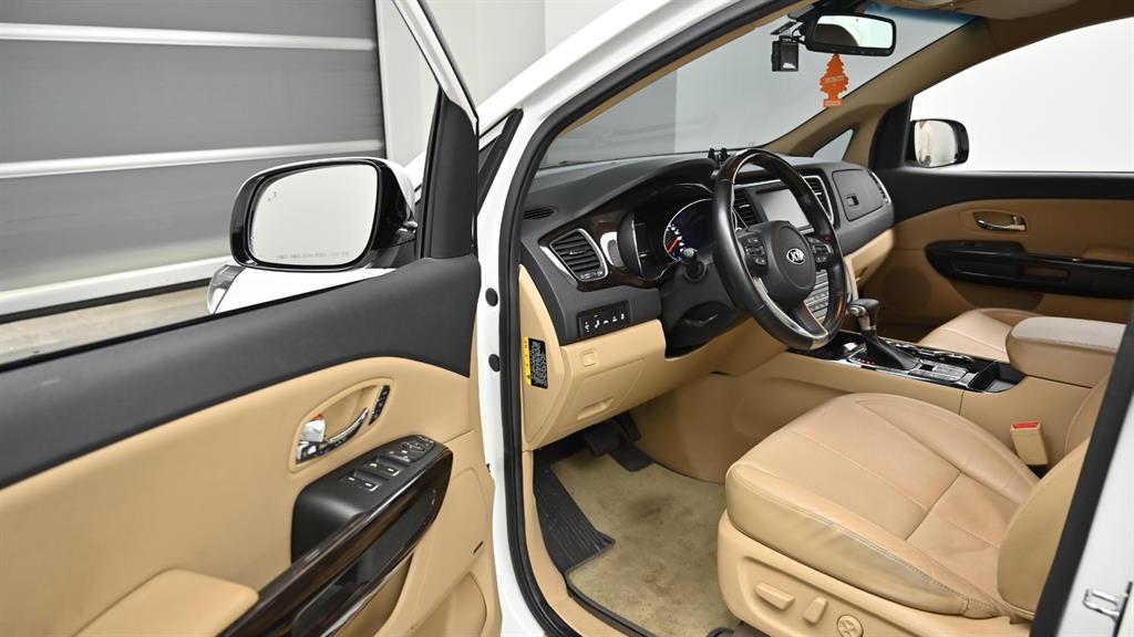 KIA Carnival - Vista 6