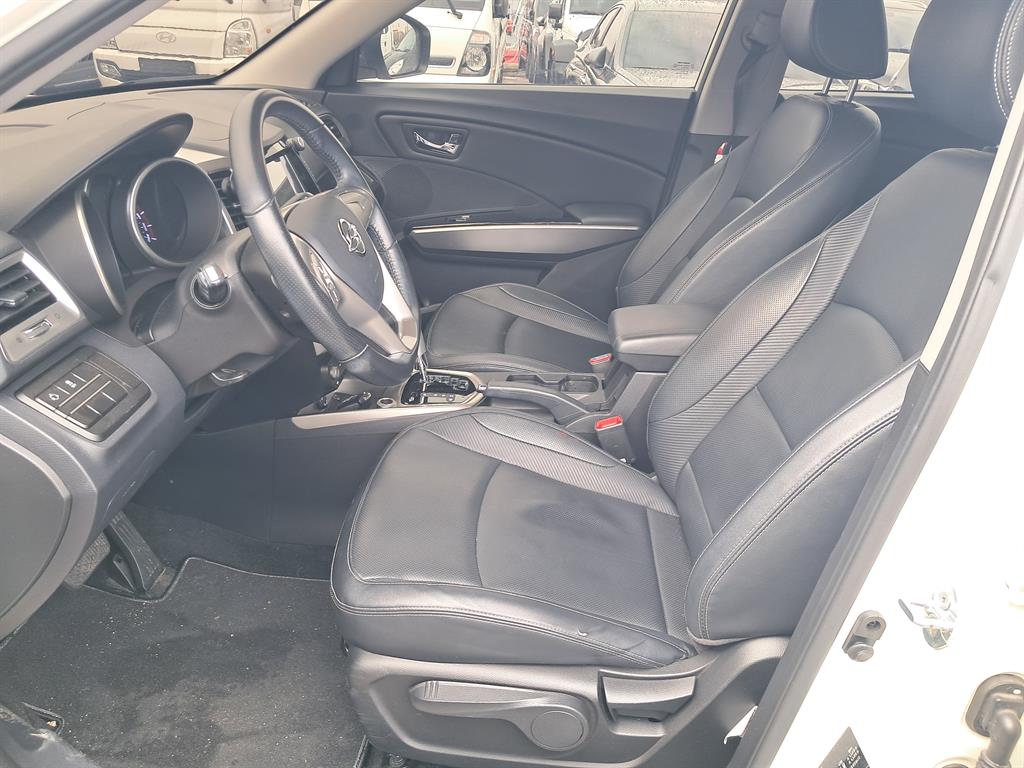 Ssangyong Tivoli 2016 Blanco - Importación desde Corea - HF Imports Iquique - Foto 13