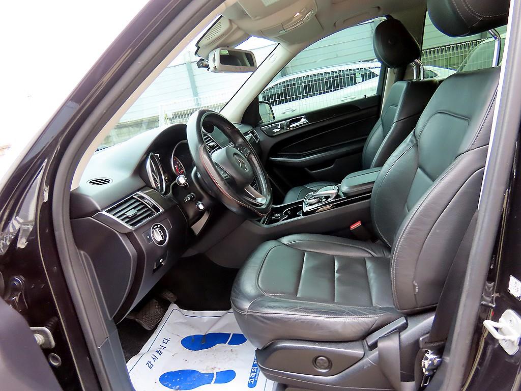 Mercedes Benz GLE Class - Vista 5