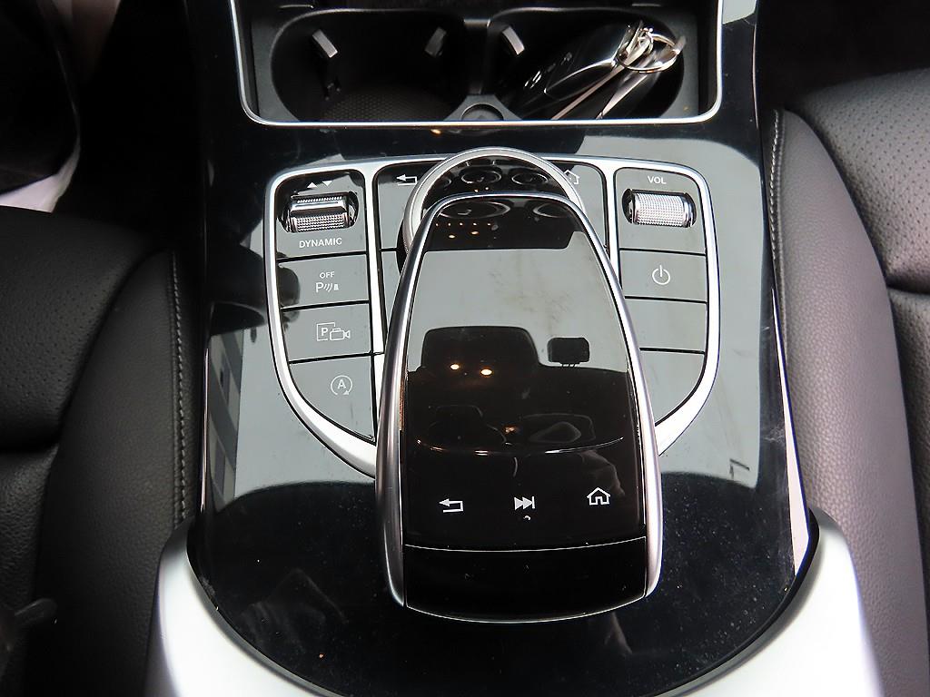 Mercedes Benz C Class - Vista 12