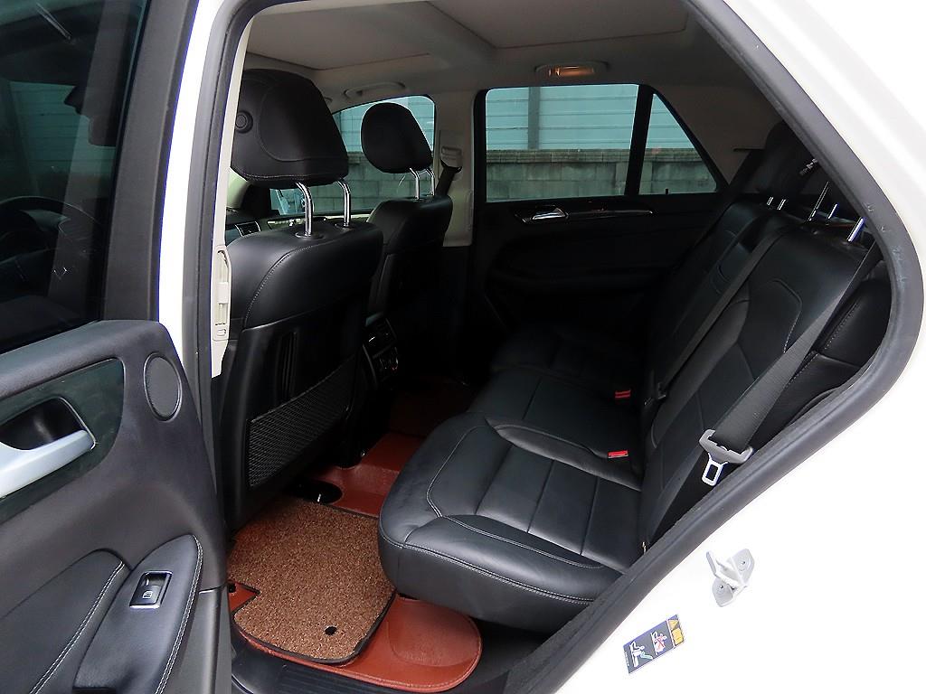 Mercedes Benz GLE Class - Vista 6