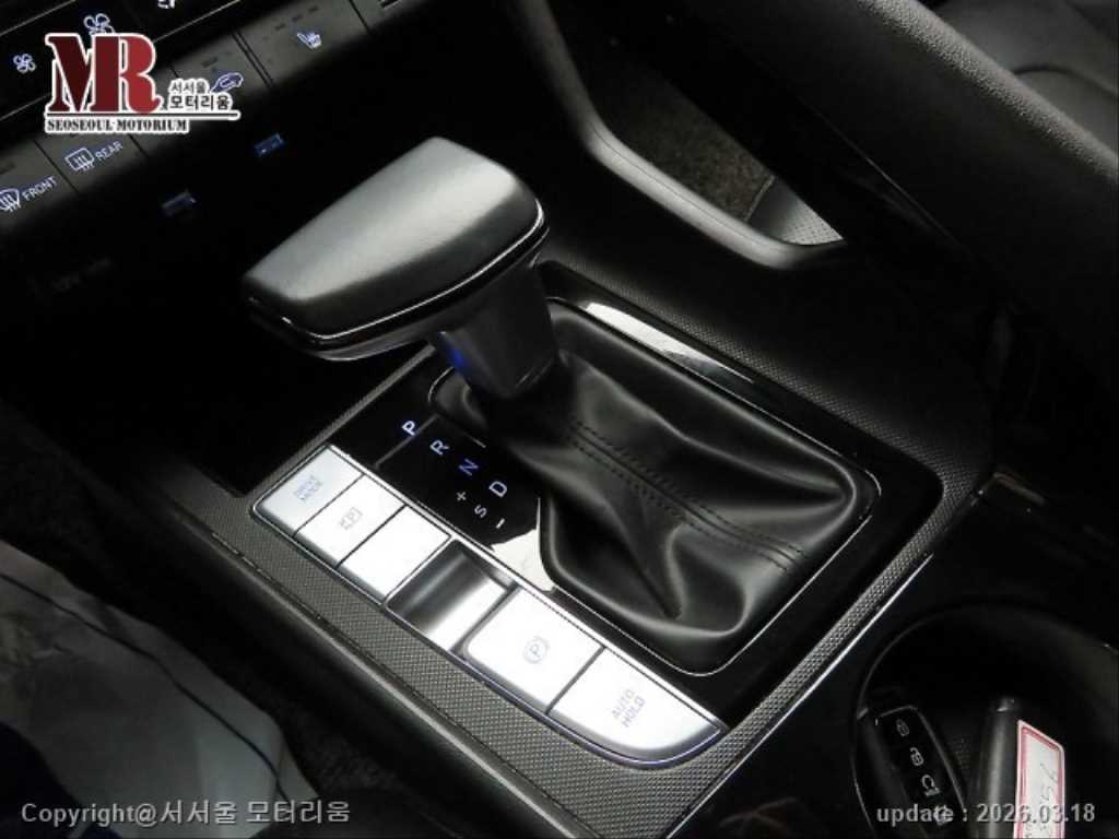 HYUNDAI Avante - Vista 11