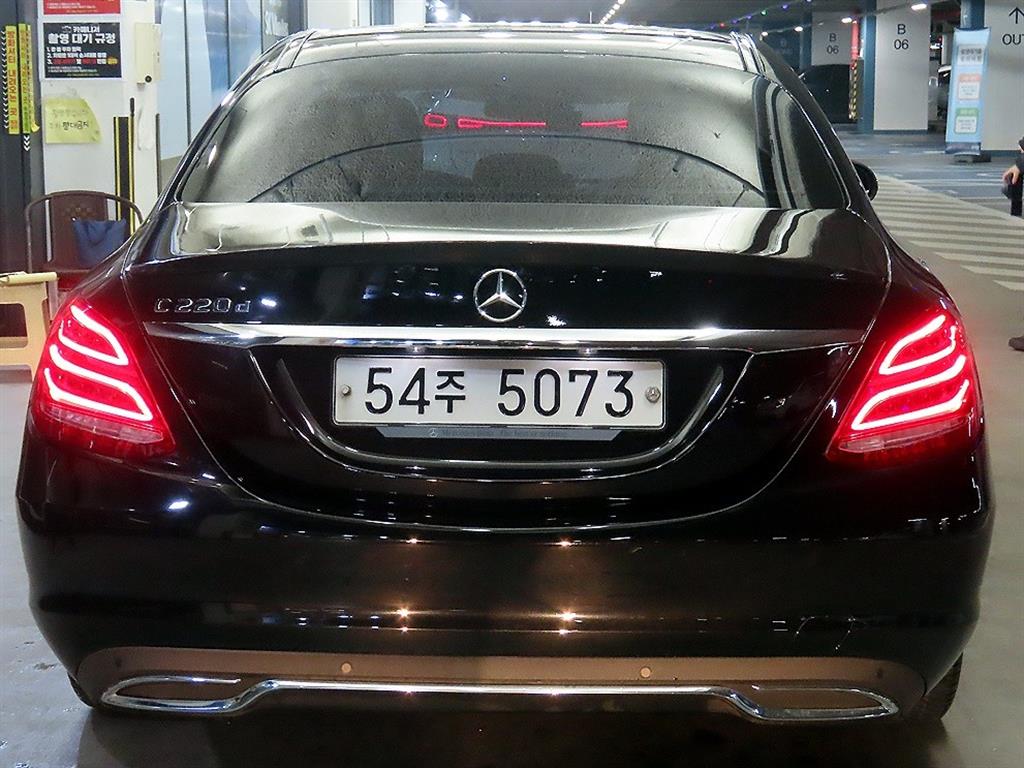 Mercedes Benz C Class - Vista 5