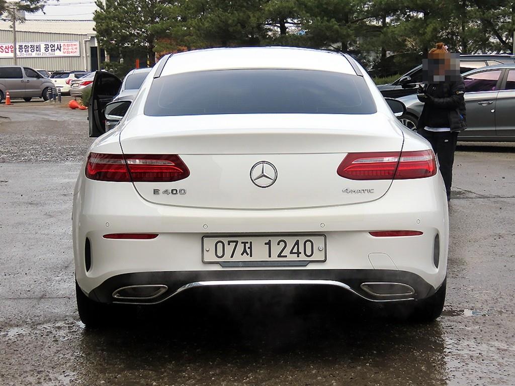 Mercedes Benz E class - Vista 4