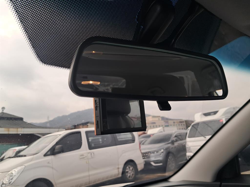 Ssangyong Tivoli - Vista 6