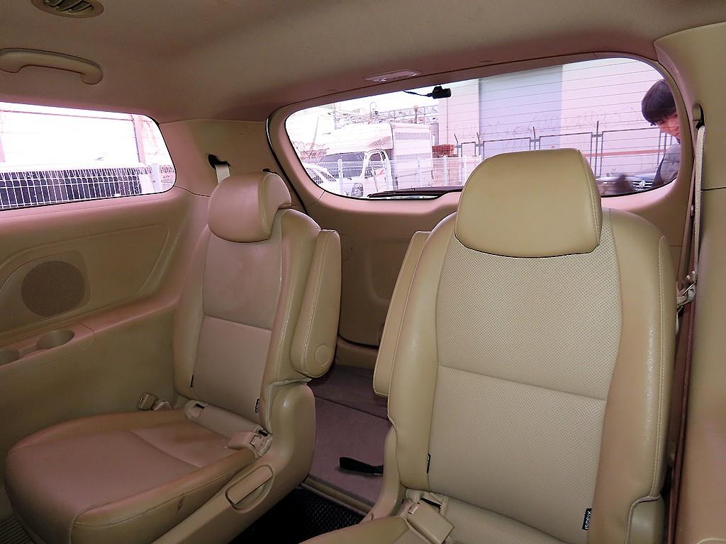 KIA Carnival - Vista 7