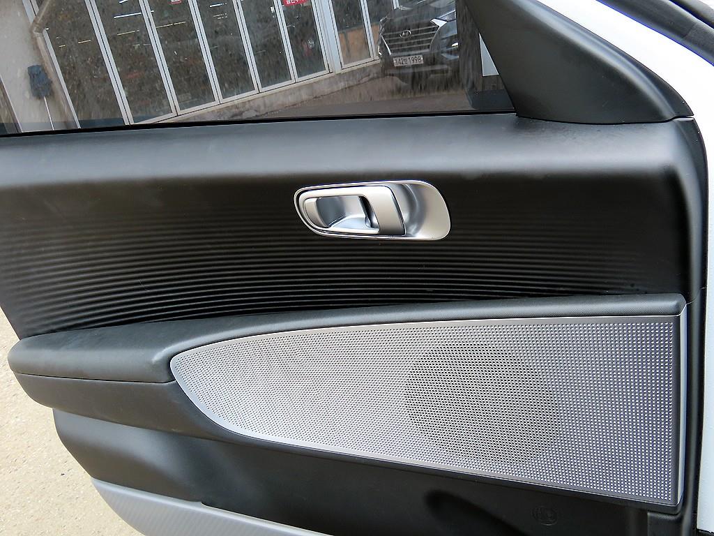 HYUNDAI Ioniq 6 - Vista 11